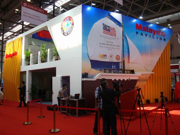 2015年东盟博览会马来西亚馆主展台侧面
